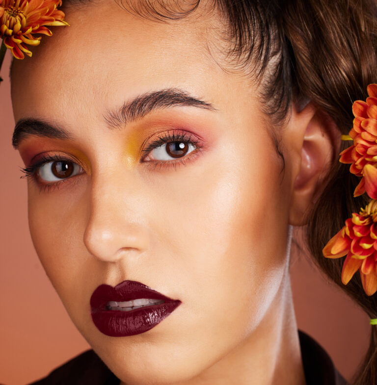 Fall 2024 smoky eye makeup in warm earthy tones